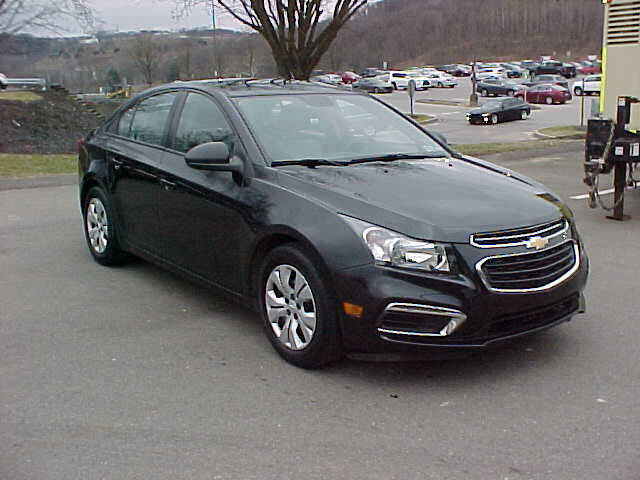 Used 2015 Chevrolet Cruze LS image 24