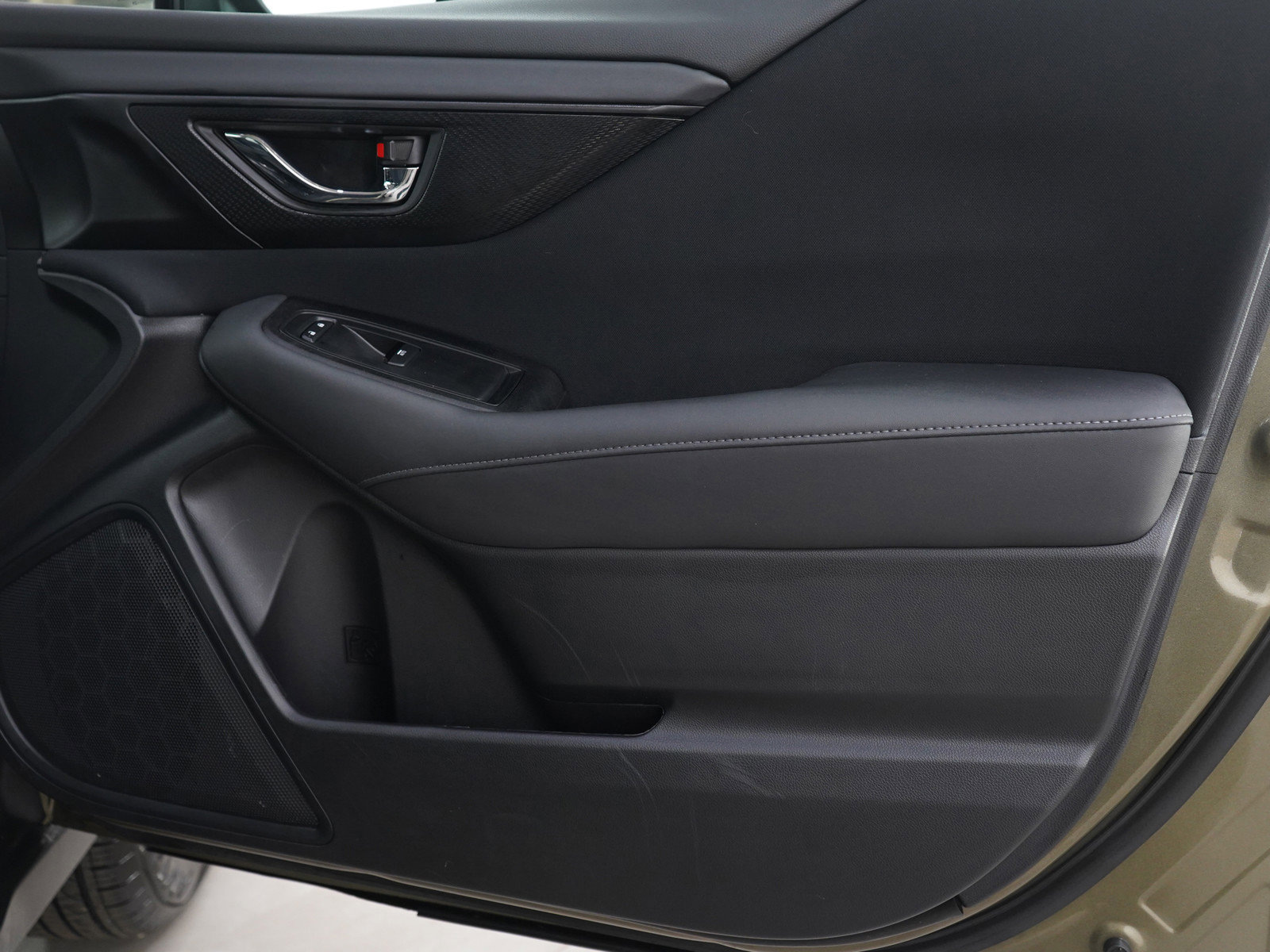 Used 2025 Subaru Outback Premium image 9