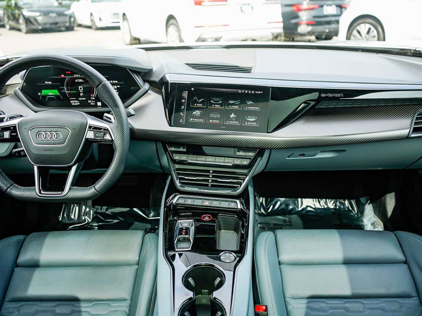Used 2022 Audi e-tron GT Premium Plus image 11