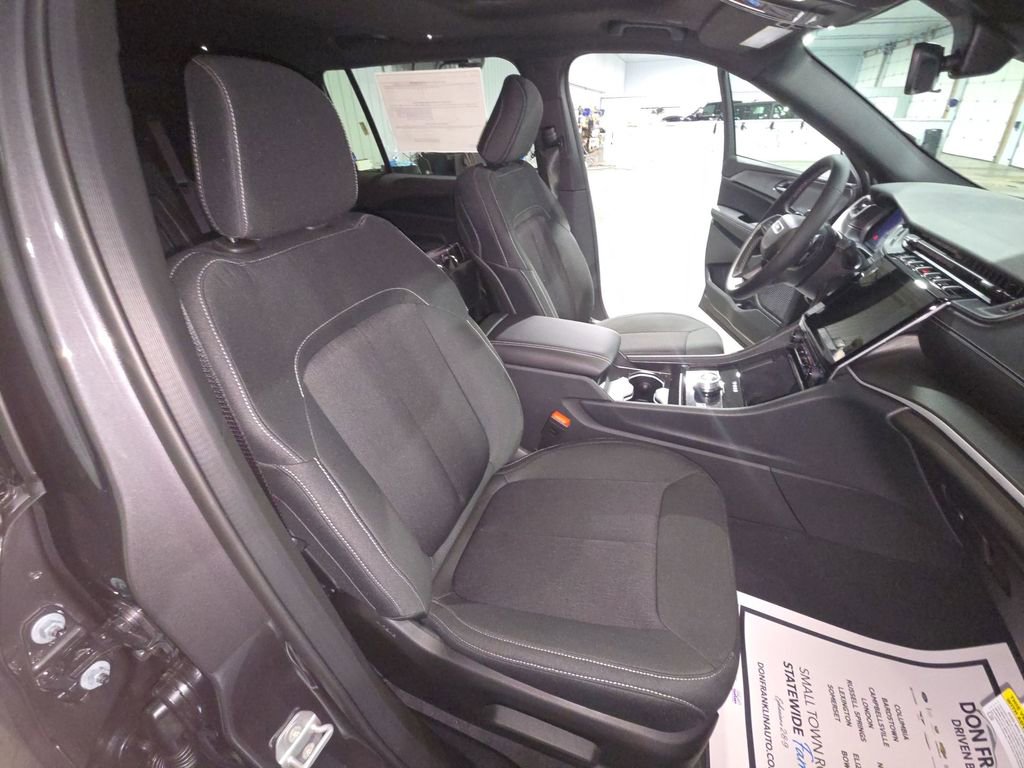 New 2025 Jeep Grand Cherokee L Laredo image 31