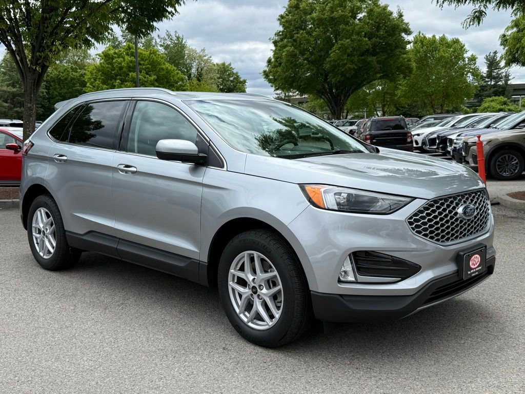 Used 2023 Ford Edge SEL w/ Convenience Package AWD/4WD image 4