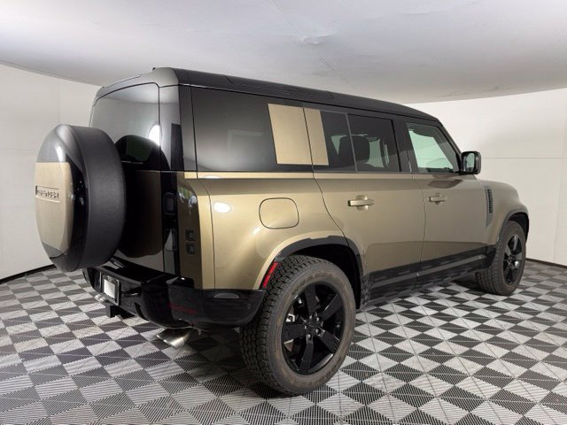 Used 2026 Land Rover Defender 110 X-Dynamic SE AWD/4WD image 7