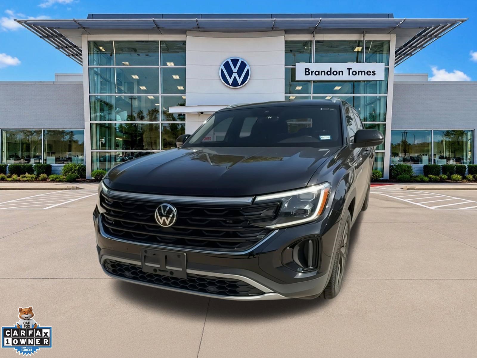 Used 2024 Volkswagen Atlas Cross Sport SE FWD image 4