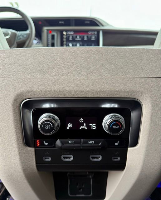 Used 2024 GMC Yukon XL Denali w/ Advanced Technology Package image 59