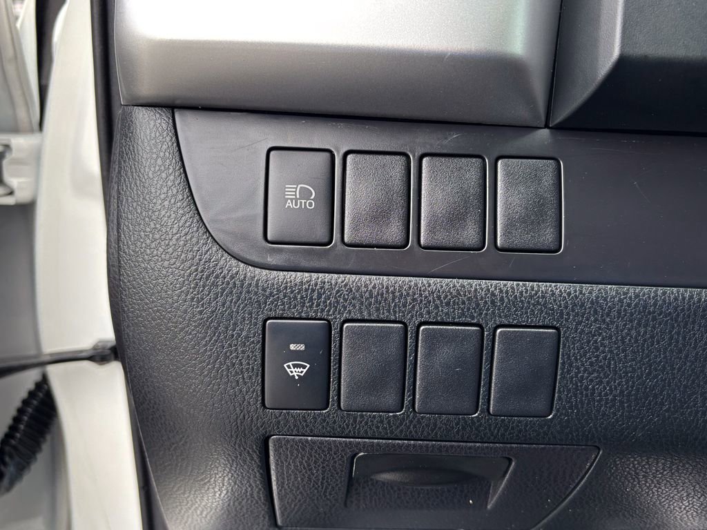 Used 2019 Toyota Highlander LE FWD image 31