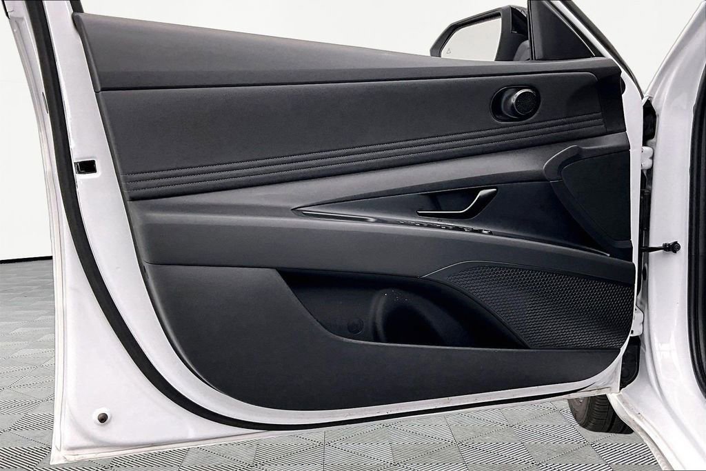 Used 2025 Hyundai Elantra Sport FWD image 23