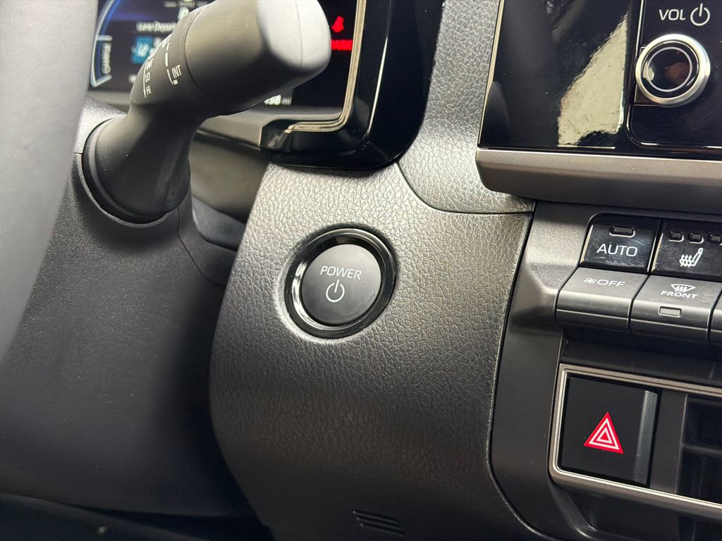 Used 2025 Toyota Camry LE w/ Convenience Package image 26