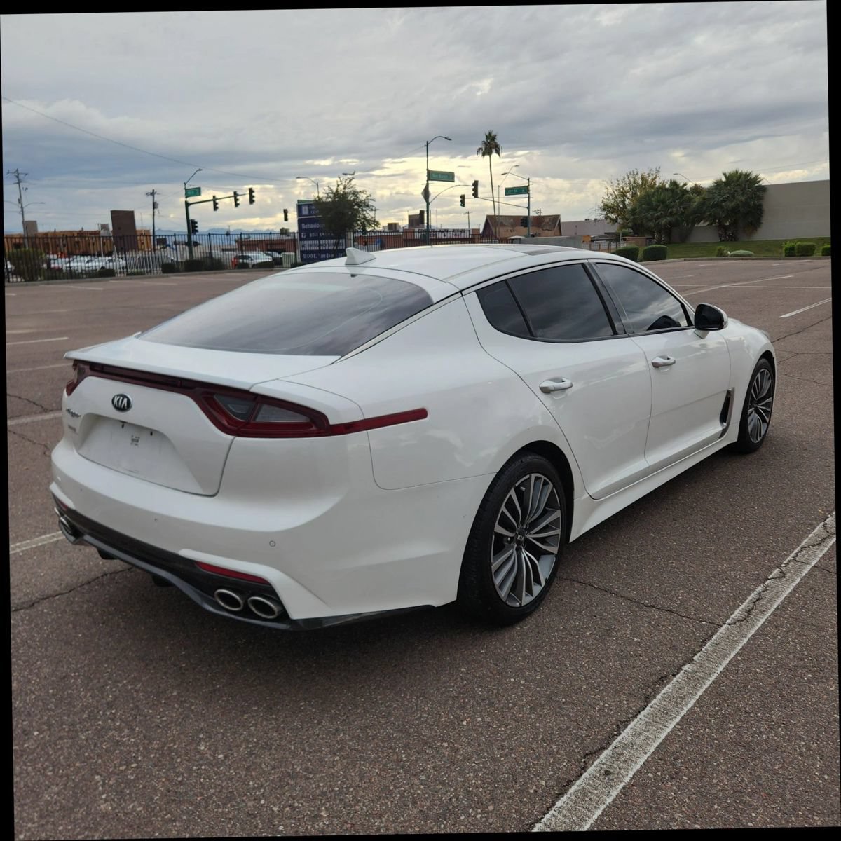 Used 2018 Kia Stinger Premium RWD image 4