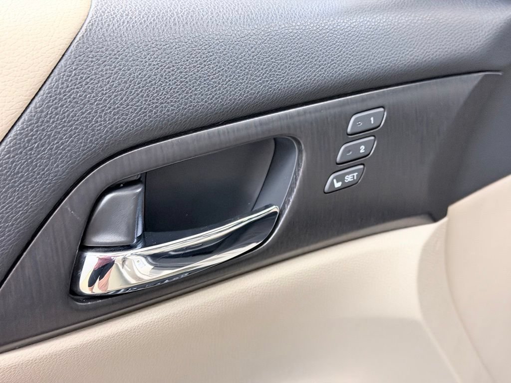 Used 2013 Honda Accord EX-L image 9
