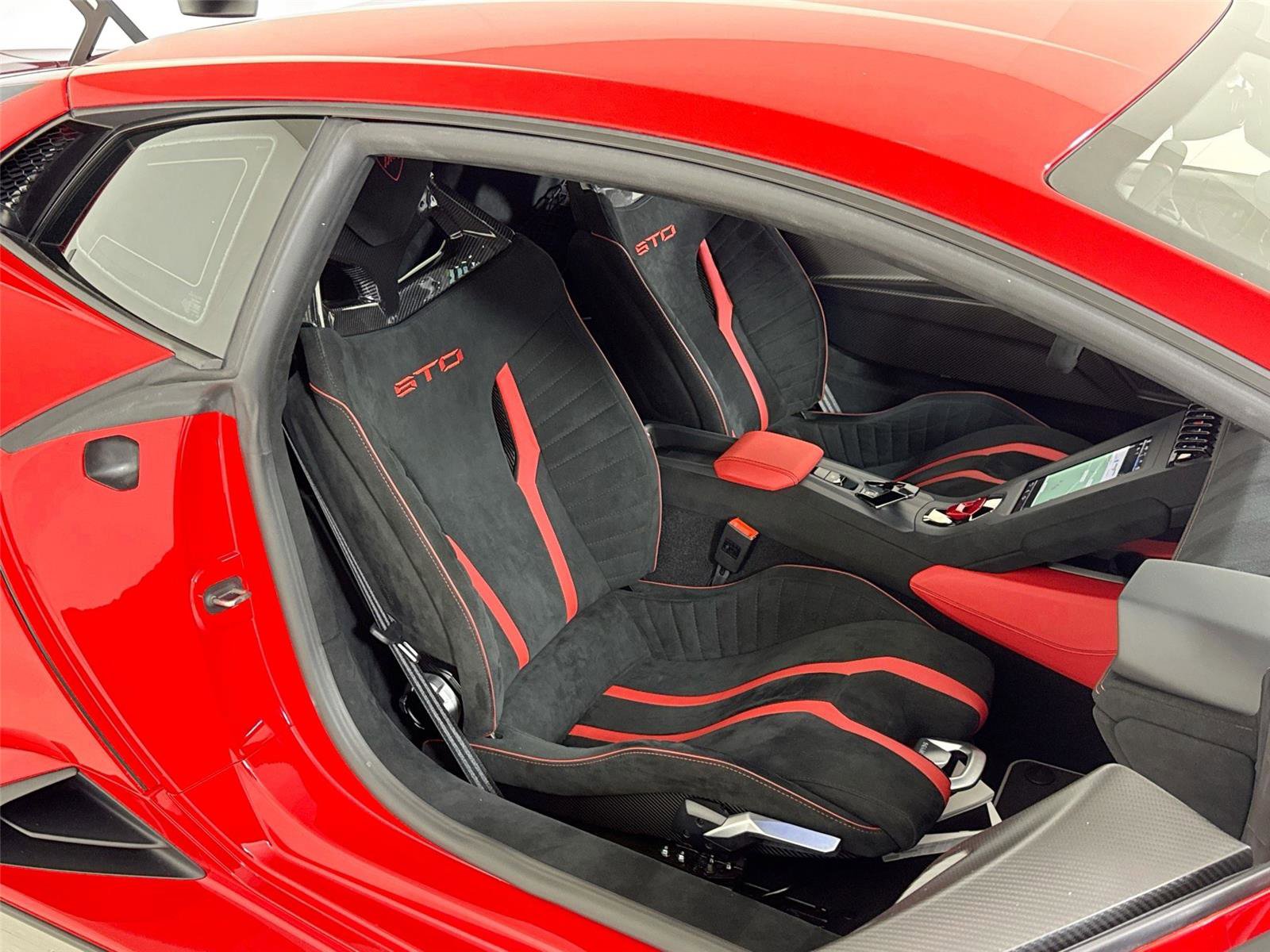 Used 2022 Lamborghini Huracan STO RWD image 28