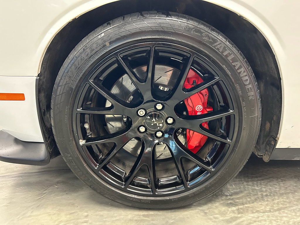 Used 2016 Dodge Challenger SRT w/ Technology Group RWD image 26