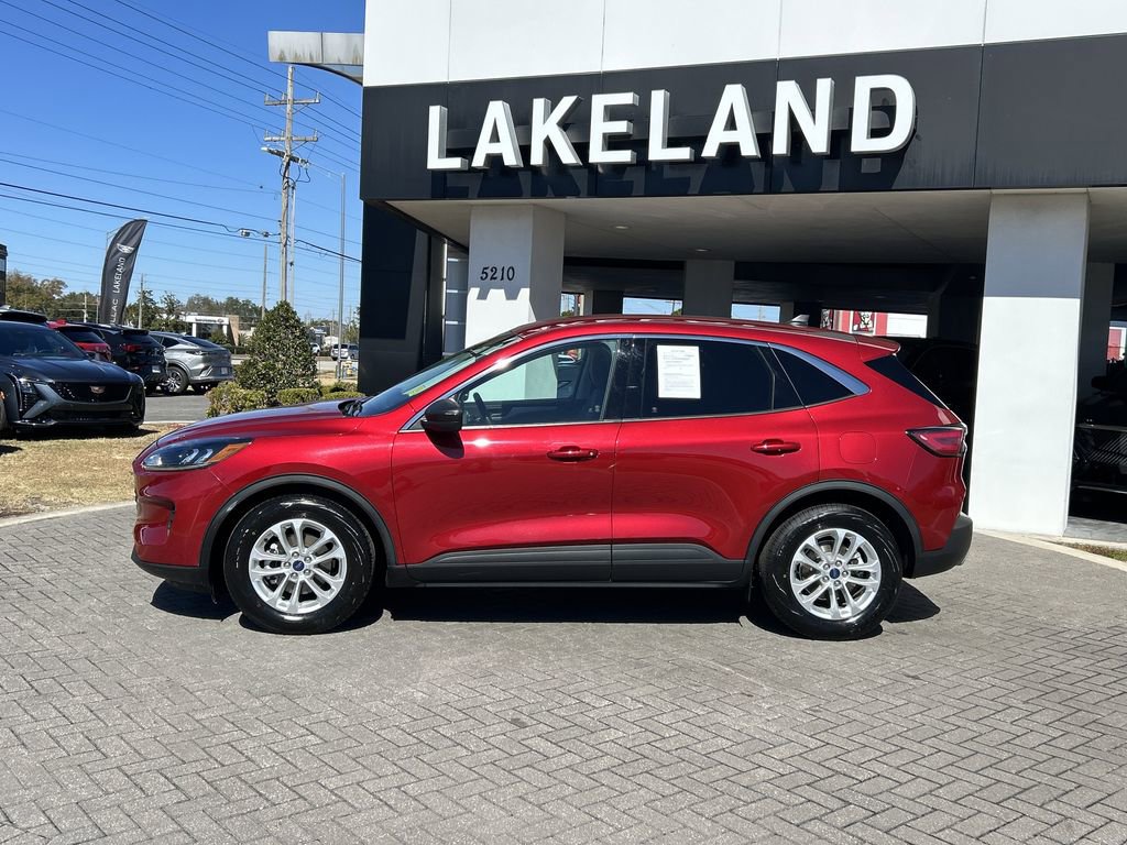 Used 2022 Ford Escape SE w/ Cold Weather Package image 3