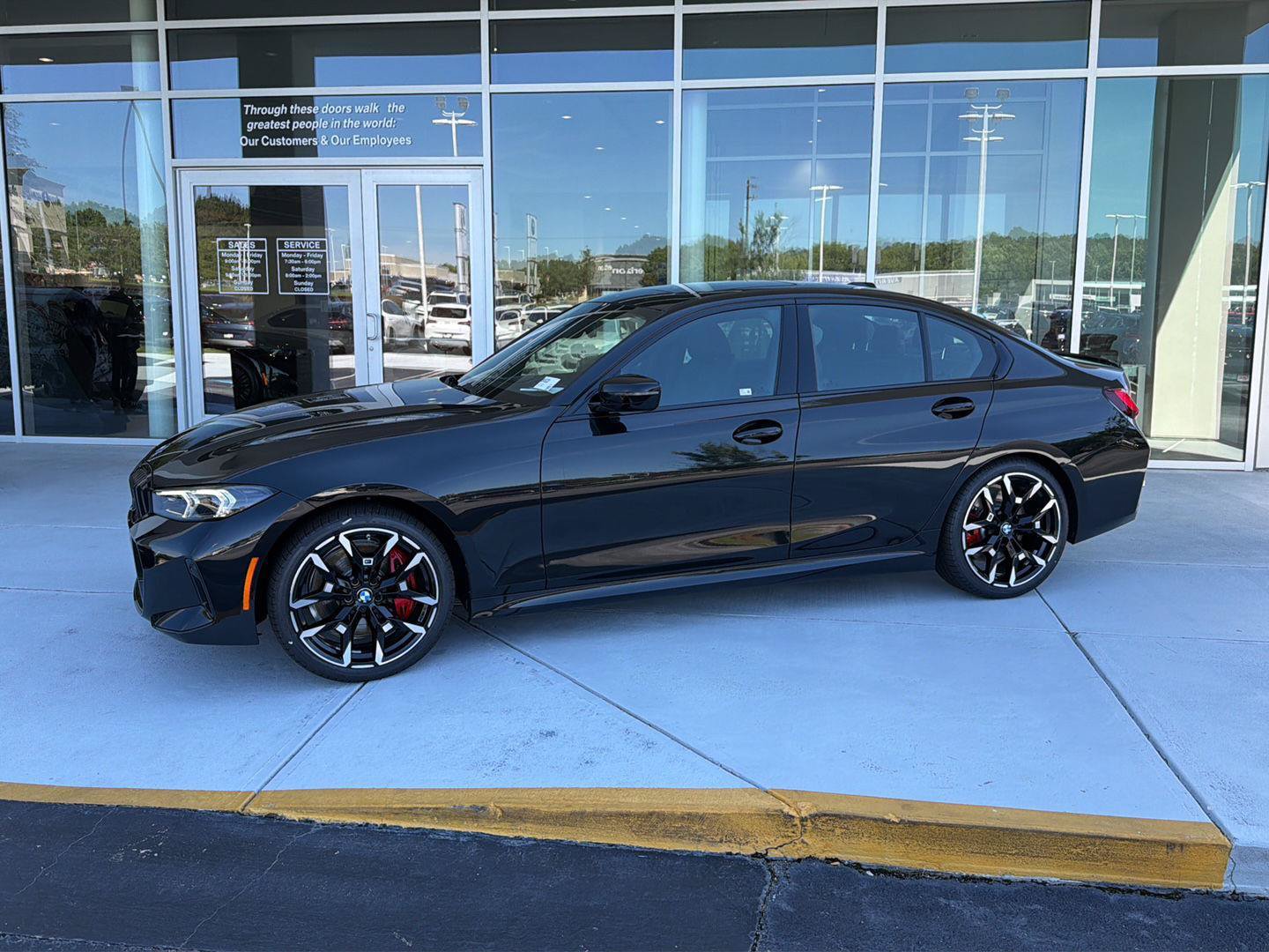 New 2026 BMW 330i Sedan w/ M Sport Package RWD image 3