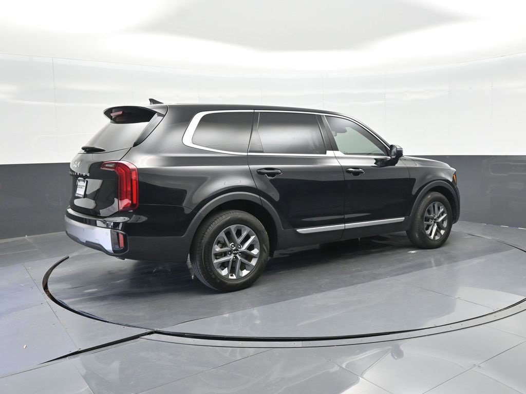 Used 2023 Kia Telluride LX image 11