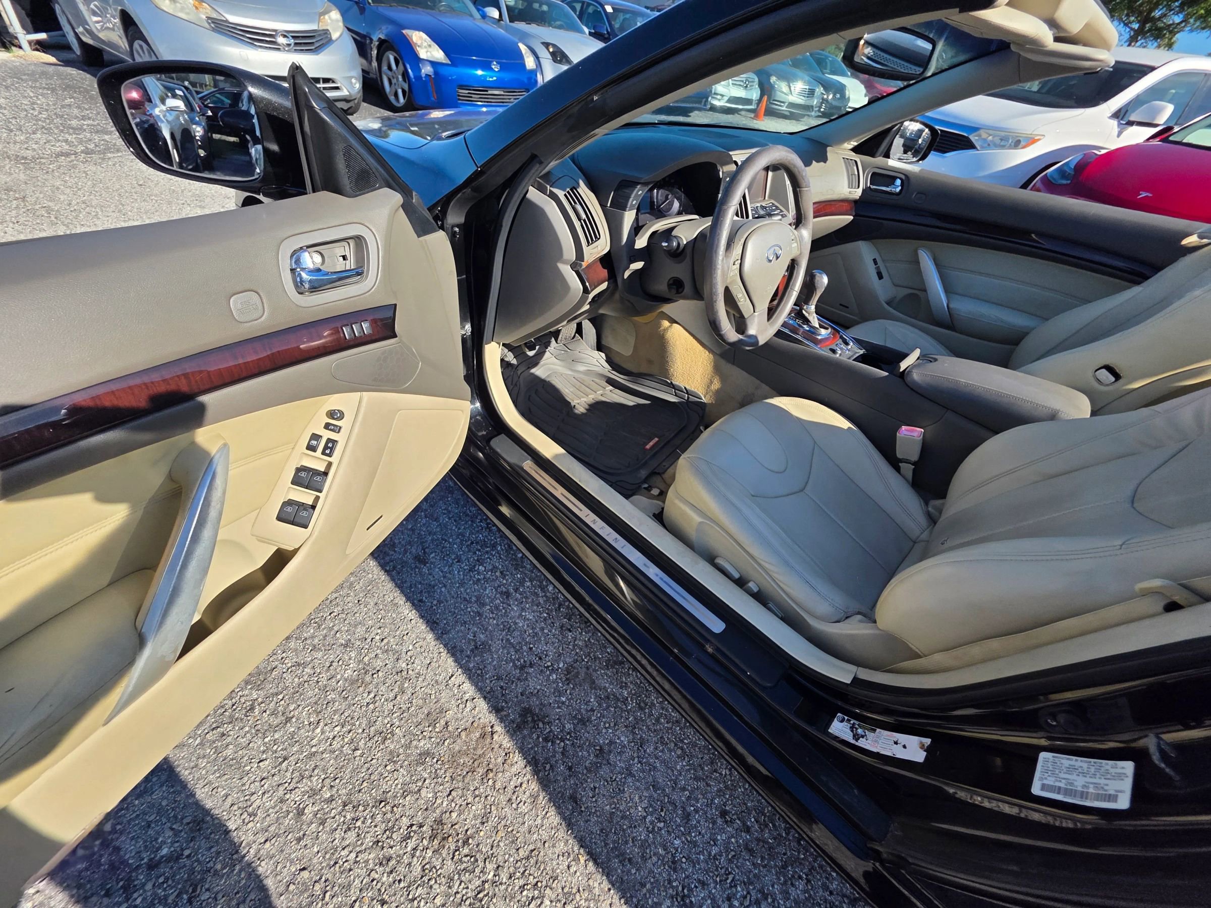 Used 2010 INFINITI G37 Convertible w/ Premium Pkg RWD image 19