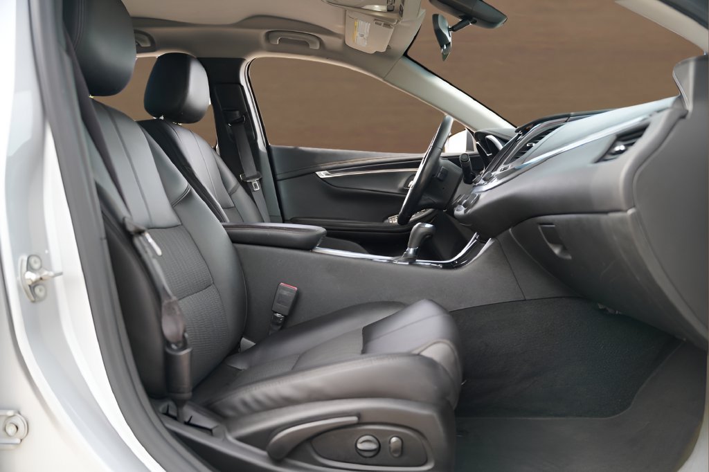 Used 2018 Chevrolet Impala LT FWD image 22