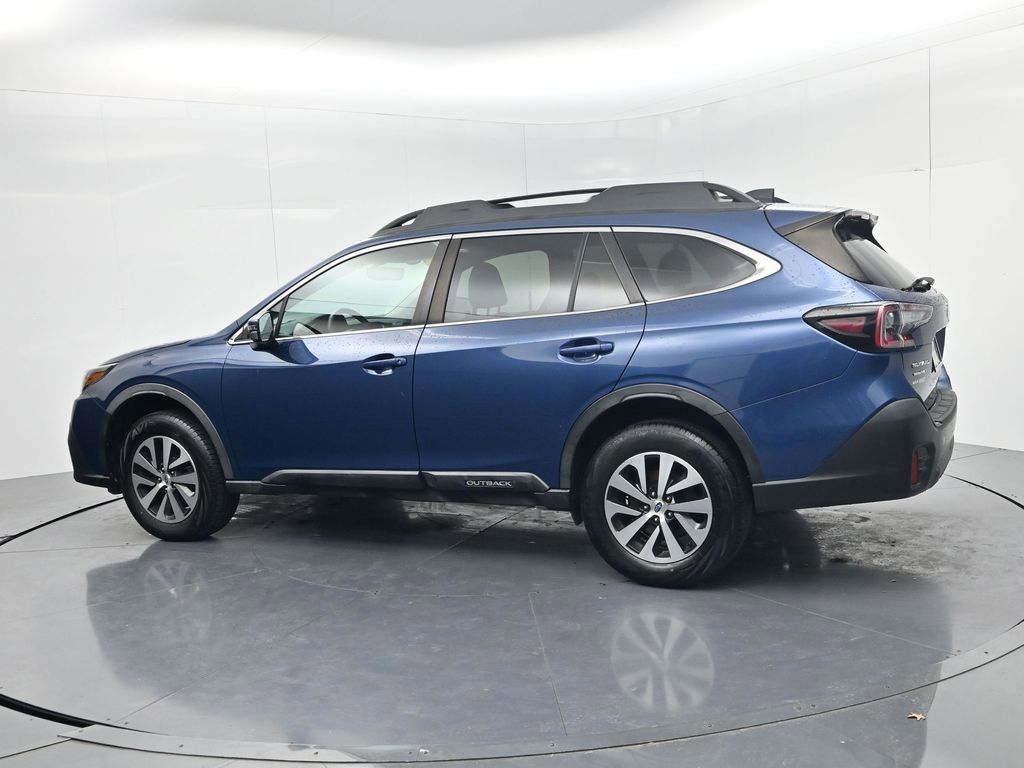 Used 2020 Subaru Outback Premium image 5