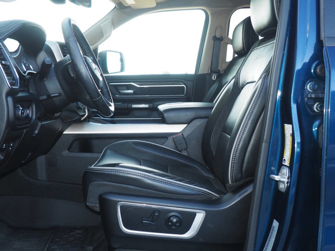 Used 2019 RAM 1500 Laramie image 9
