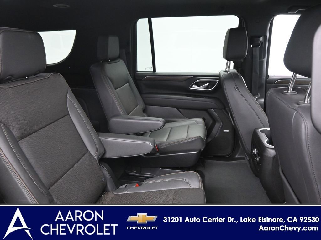 New 2024 Chevrolet Suburban High Country AWD/4WD image 14