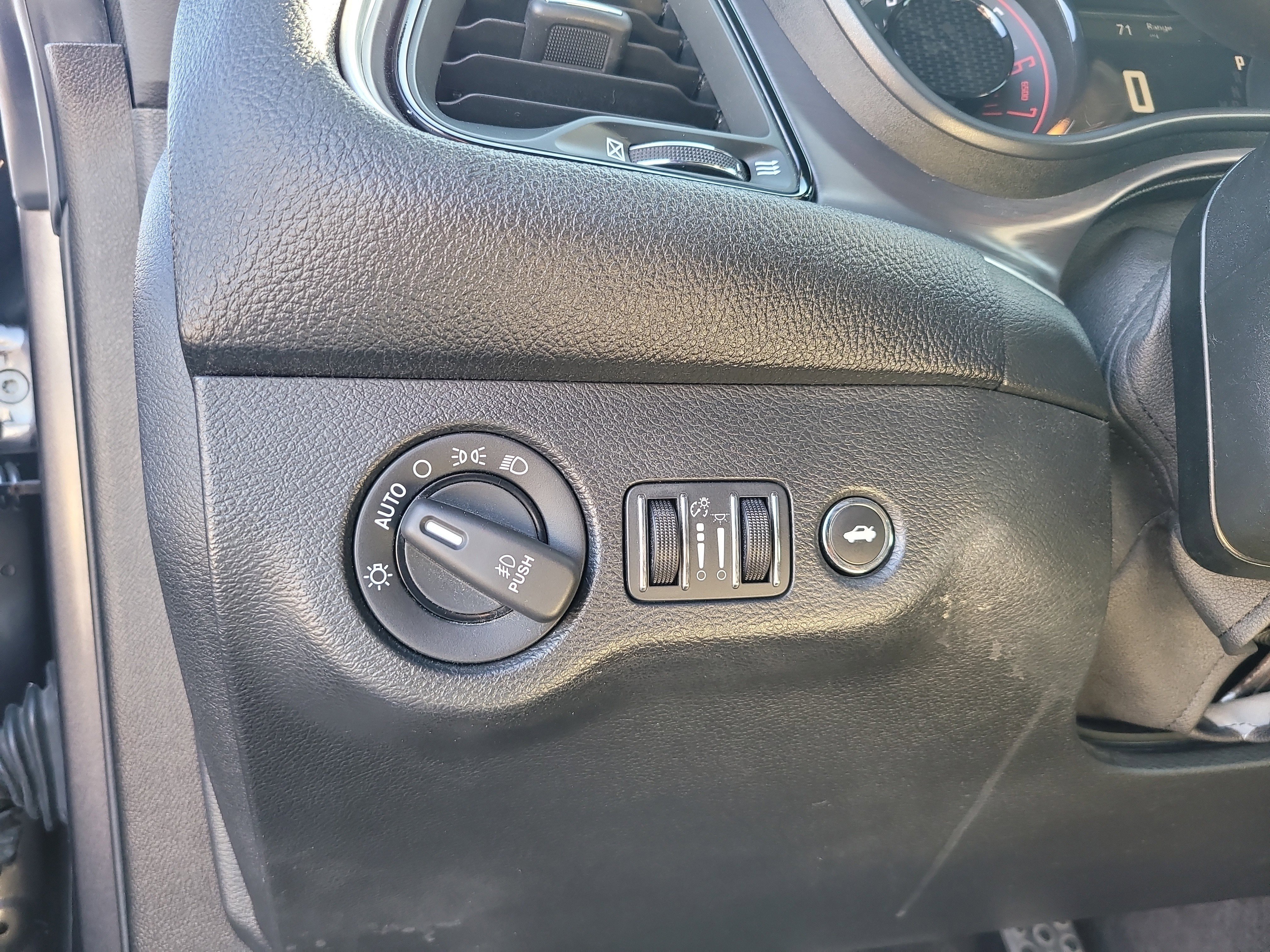 Used 2017 Dodge Challenger R/T Plus image 30