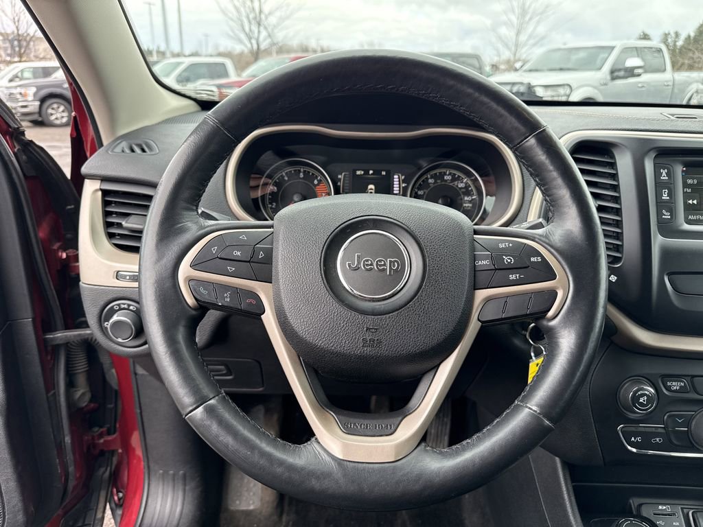 Used 2016 Jeep Cherokee Sport w/ Cold Weather Group AWD/4WD image 16