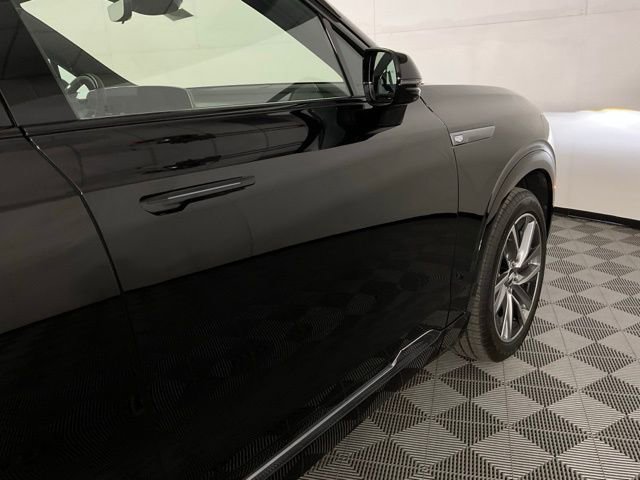 New 2026 Cadillac Vistiq Sport w/ LPO, Floor Liner Package image 7