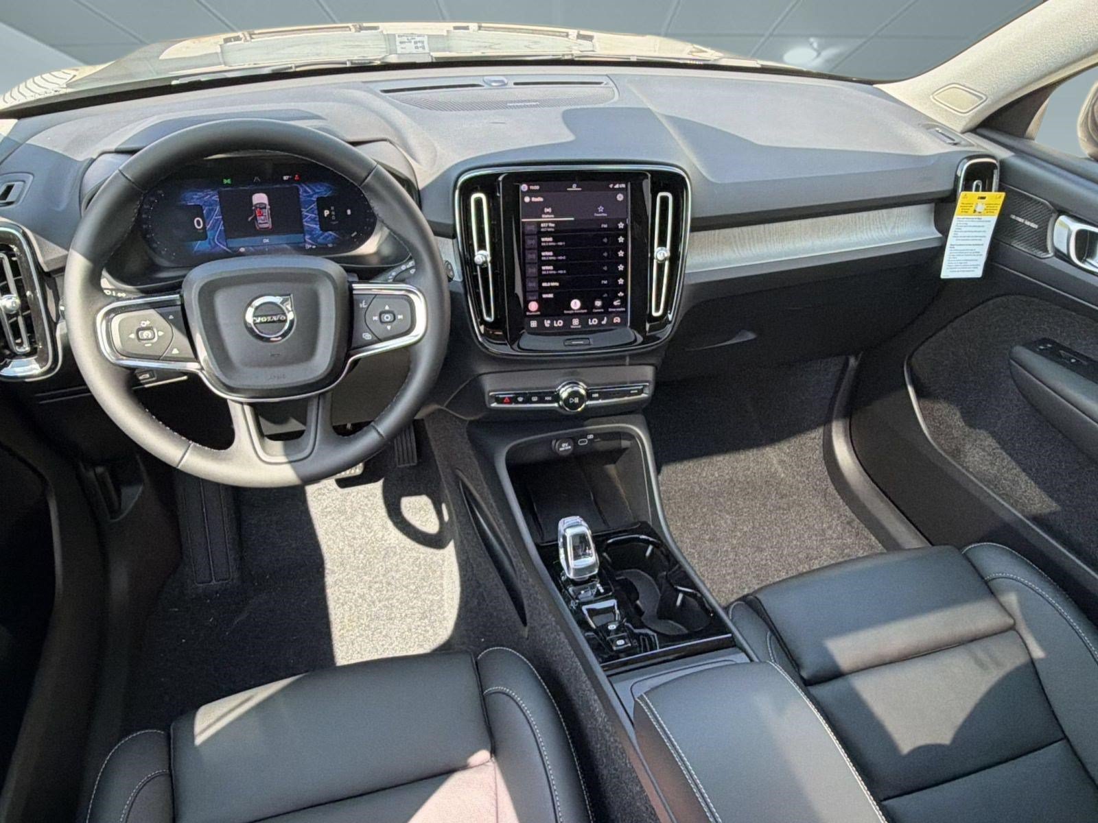 New 2026 Volvo XC40 B5 Plus w/ Climate Package AWD/4WD image 14