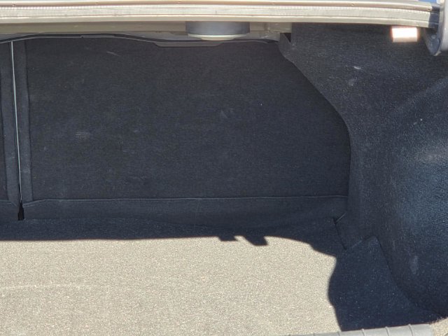 Used 2022 Hyundai Elantra Limited FWD image 9