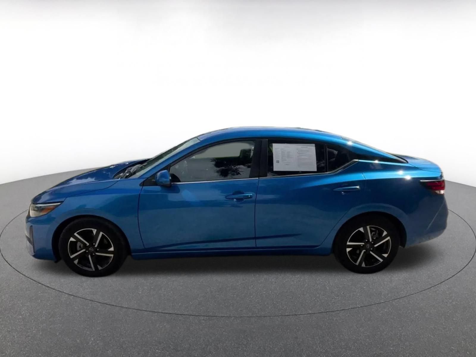 Used 2025 Nissan Sentra SV FWD image 8