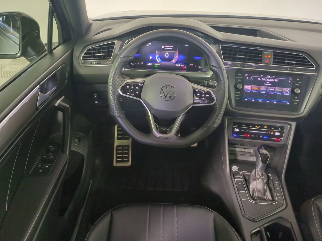 Used 2024 Volkswagen Tiguan SE R-Line image 19
