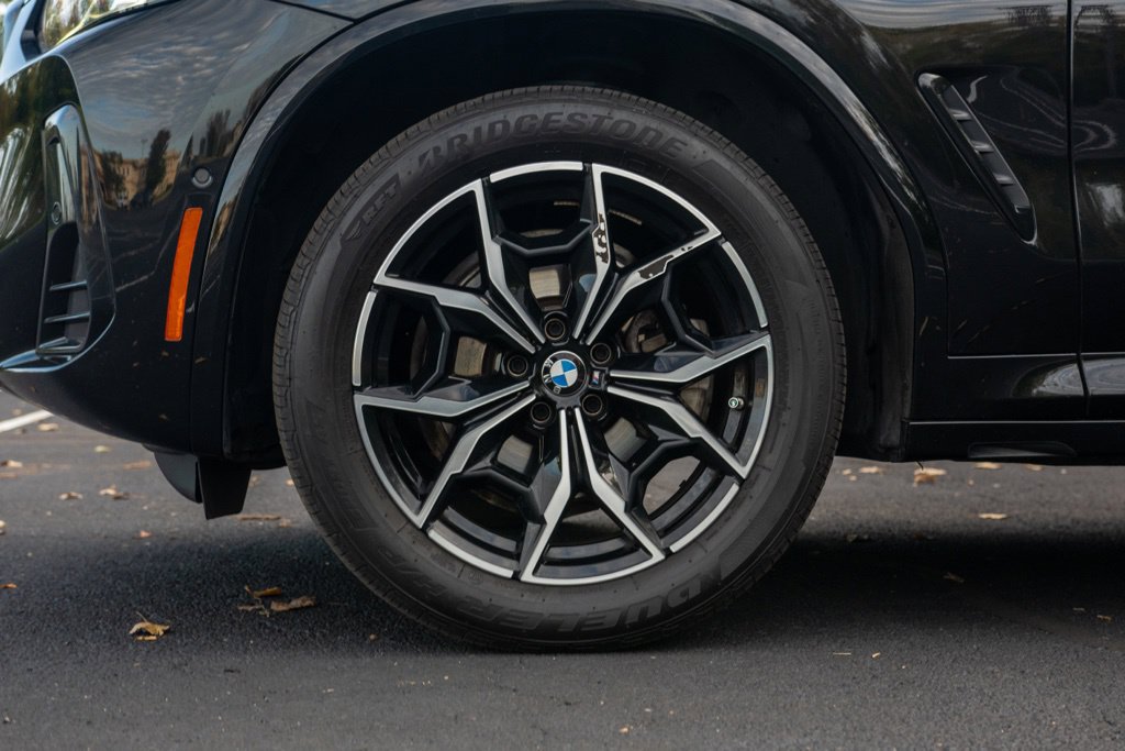 Certified 2024 BMW X3 xDrive30i w/ Premium Package AWD/4WD image 3