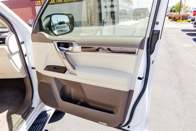 Used 2017 Lexus GX 460 Luxury AWD/4WD image 26