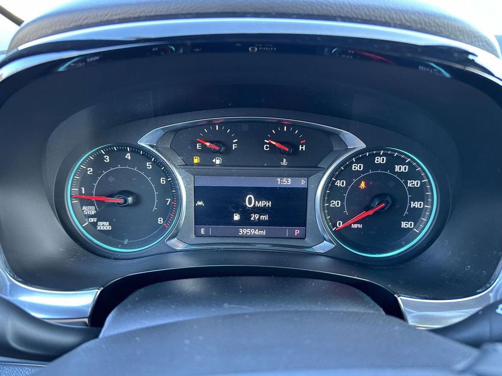 Used 2023 Chevrolet Traverse LT FWD image 17