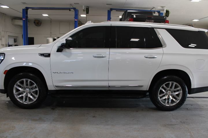 Used 2022 GMC Yukon SLT w/ SLT Luxury Package AWD/4WD image 7