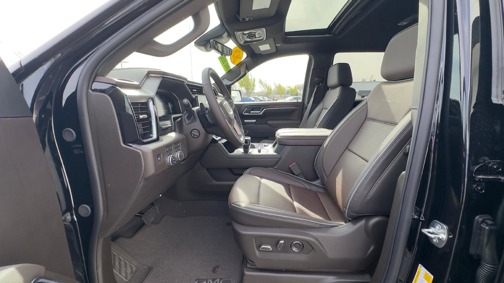 New 2026 GMC Sierra 1500 Denali w/ Denali Reserve Package image 12