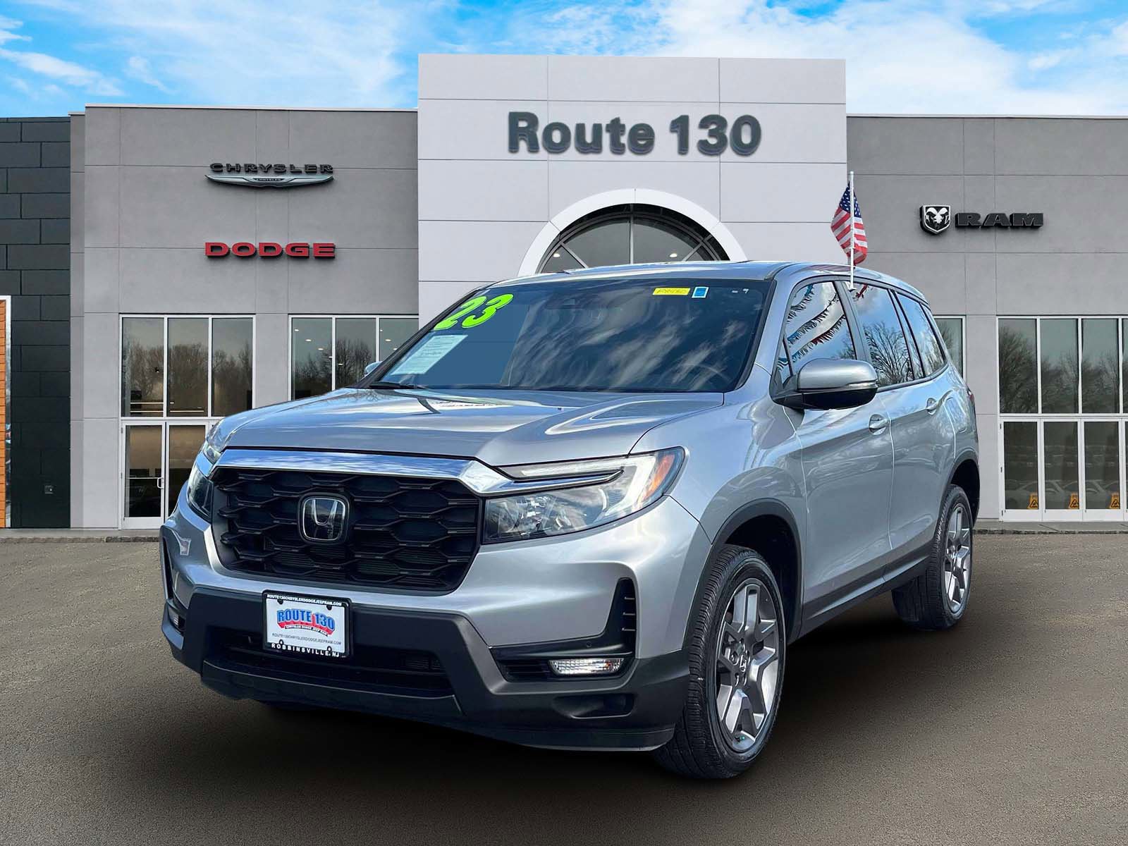 Used 2023 Honda Passport EX-L image 2