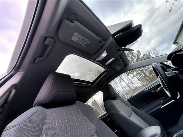 Used 2019 Toyota RAV4 XLE image 18