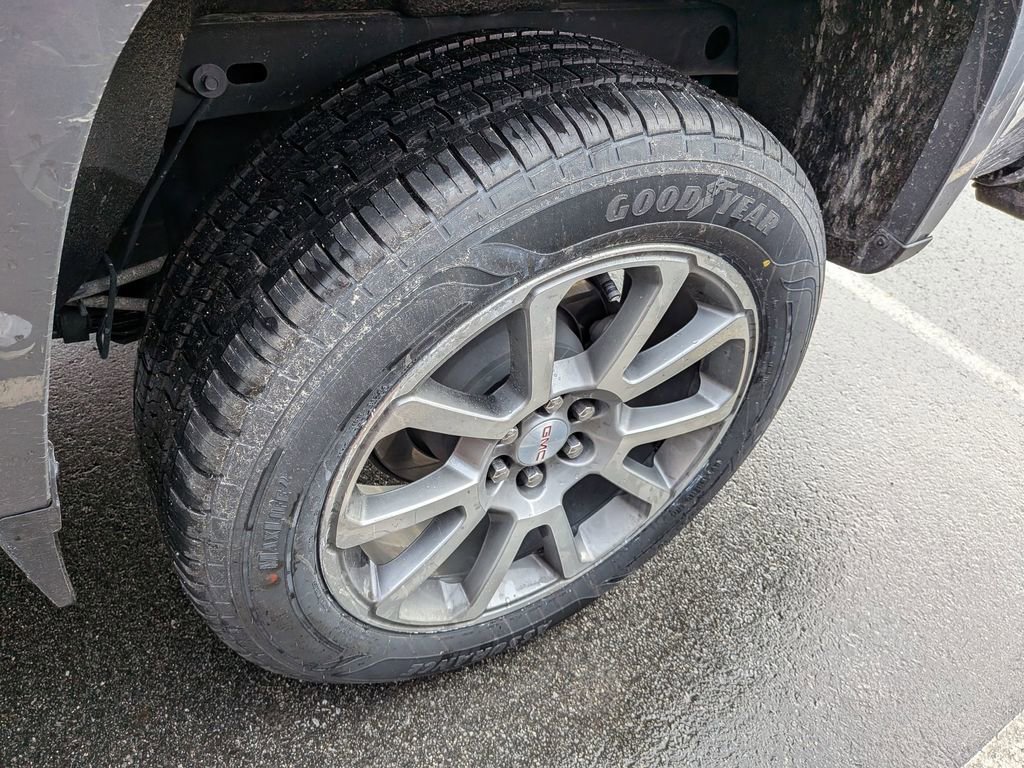 Certified 2022 GMC Canyon Denali image 5