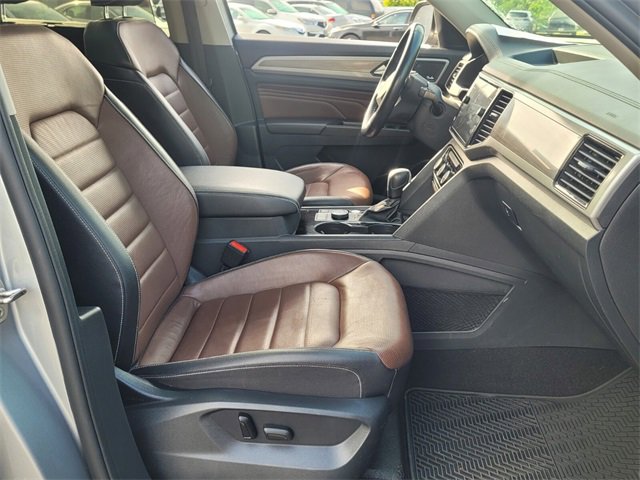 Used 2021 Volkswagen Atlas SEL Premium image 19