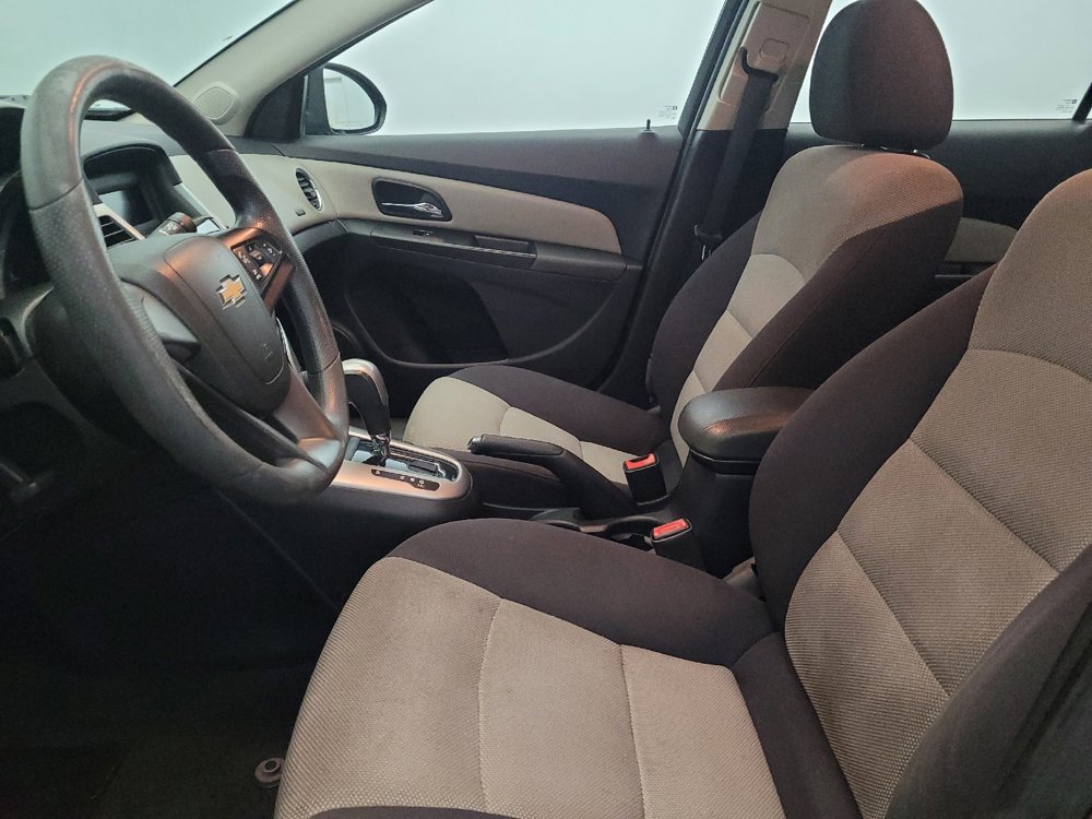 Used 2014 Chevrolet Cruze LS image 17