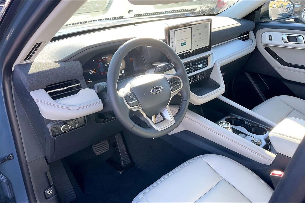 New 2026 Ford Explorer Active w/ Active Comfort Package image 6