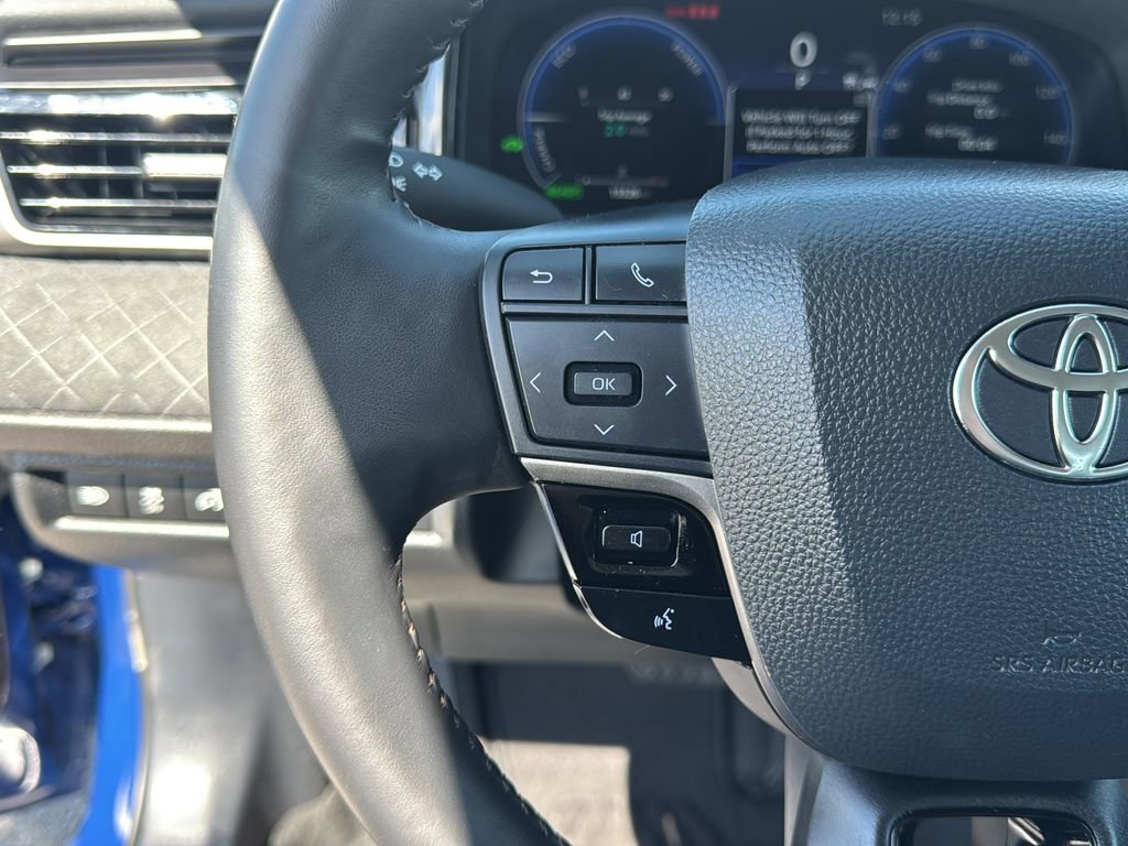 Used 2025 Toyota Camry XLE w/ Premium Package image 16