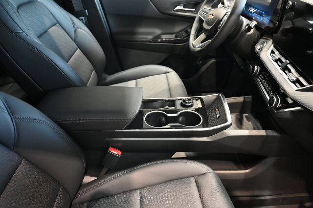 New 2027 Chevrolet Equinox LT w/ Convenience Package II AWD/4WD image 21