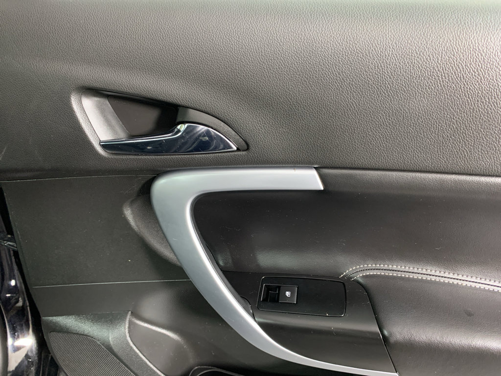 Used 2017 Buick Regal GS image 38