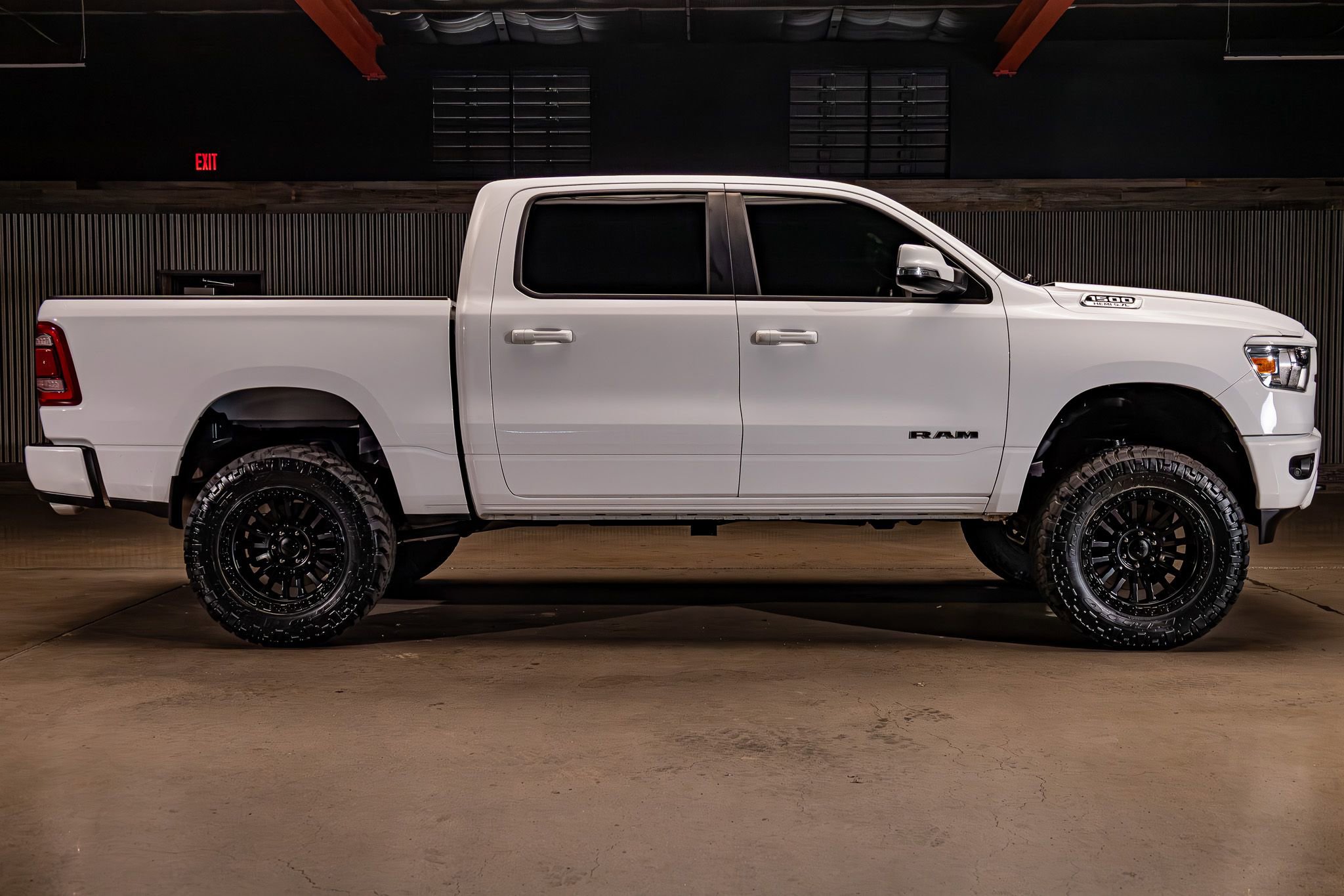 Used 2020 RAM 1500 Big Horn AWD/4WD image 11