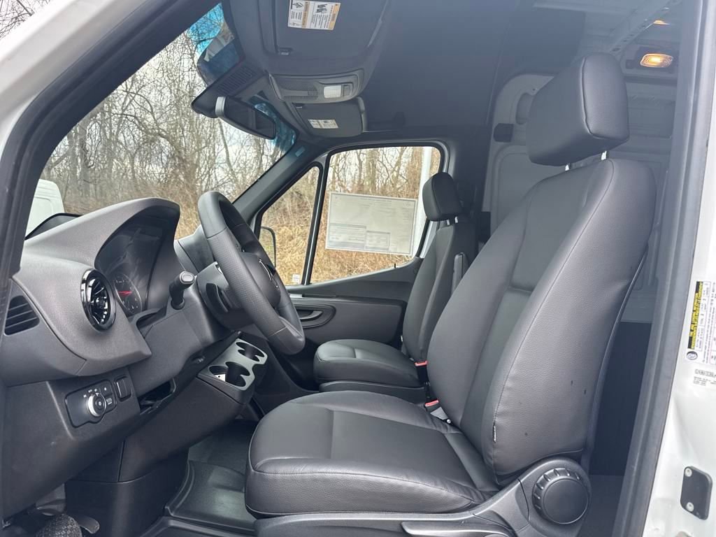 New 2025 Mercedes-Benz Sprinter 2500 image 9