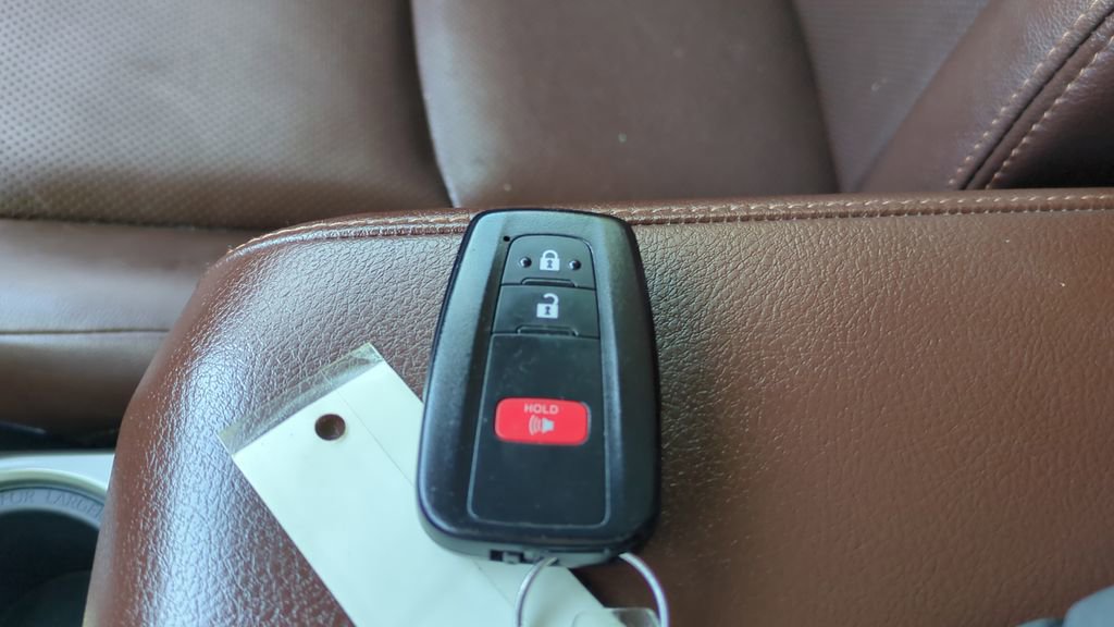 Used 2022 Toyota 4Runner Limited image 24