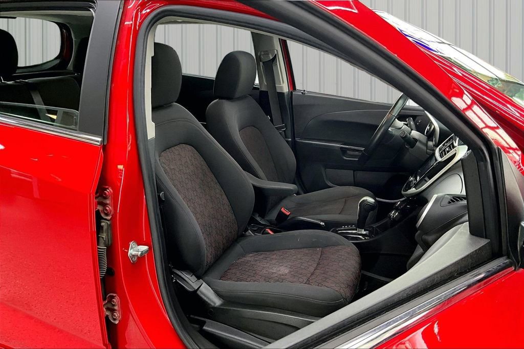 Used 2019 Chevrolet Sonic LT FWD image 29