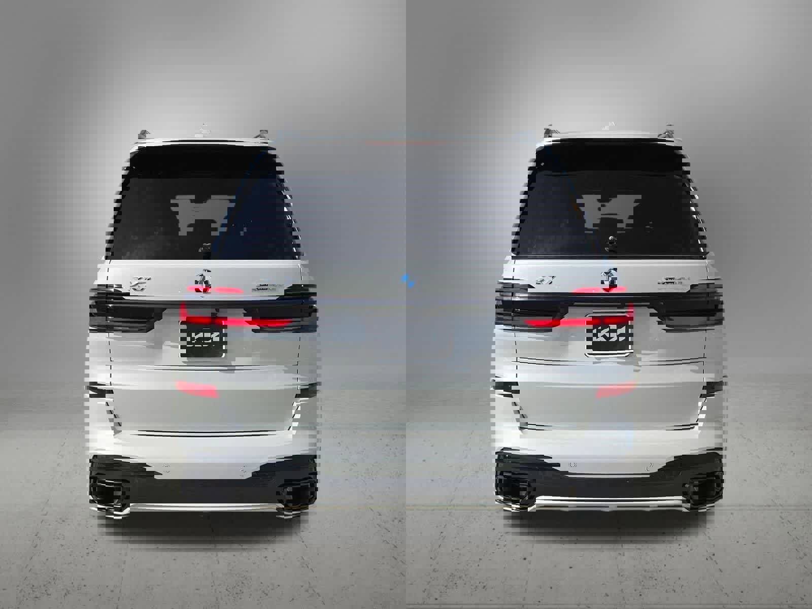 Used 2024 BMW X7 xDrive40i w/ M Sport Package image 5