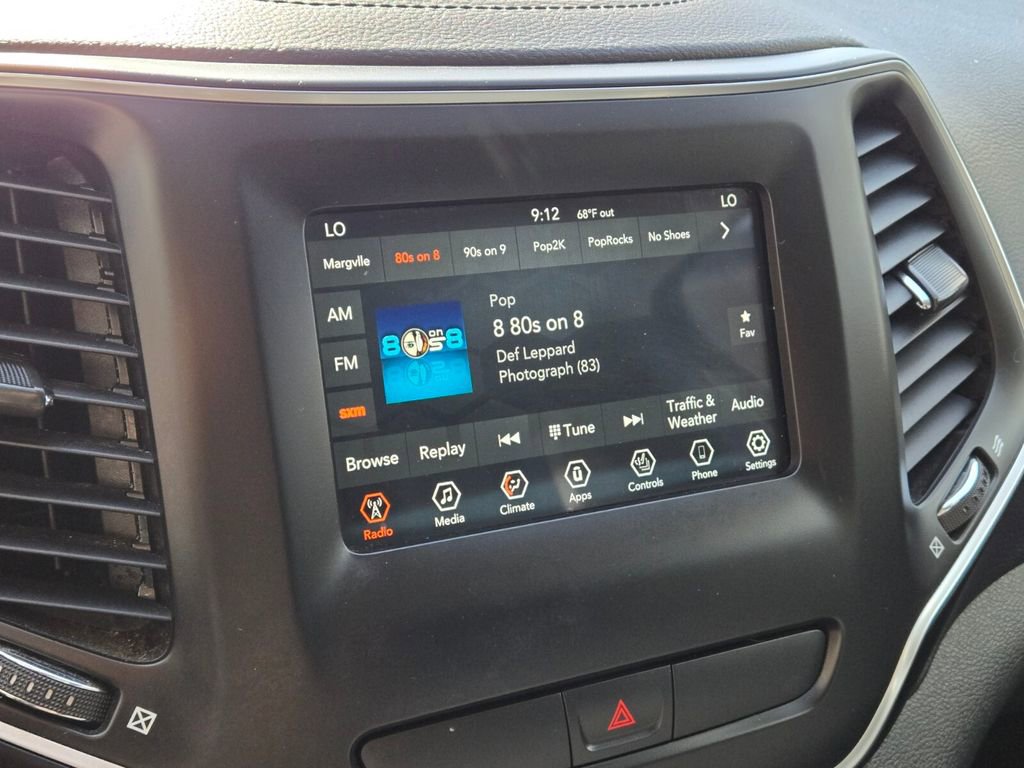 Used 2019 Jeep Cherokee Latitude Plus w/ Comfort/Convenience Group image 10